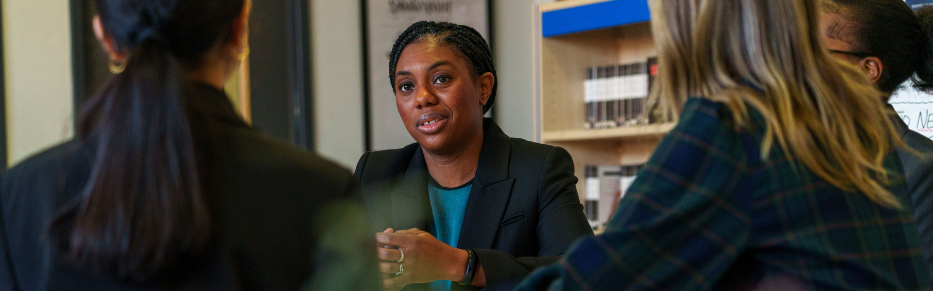 picture of Kemi Badenoch visiting a school